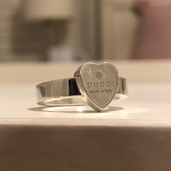 gucci ring heart